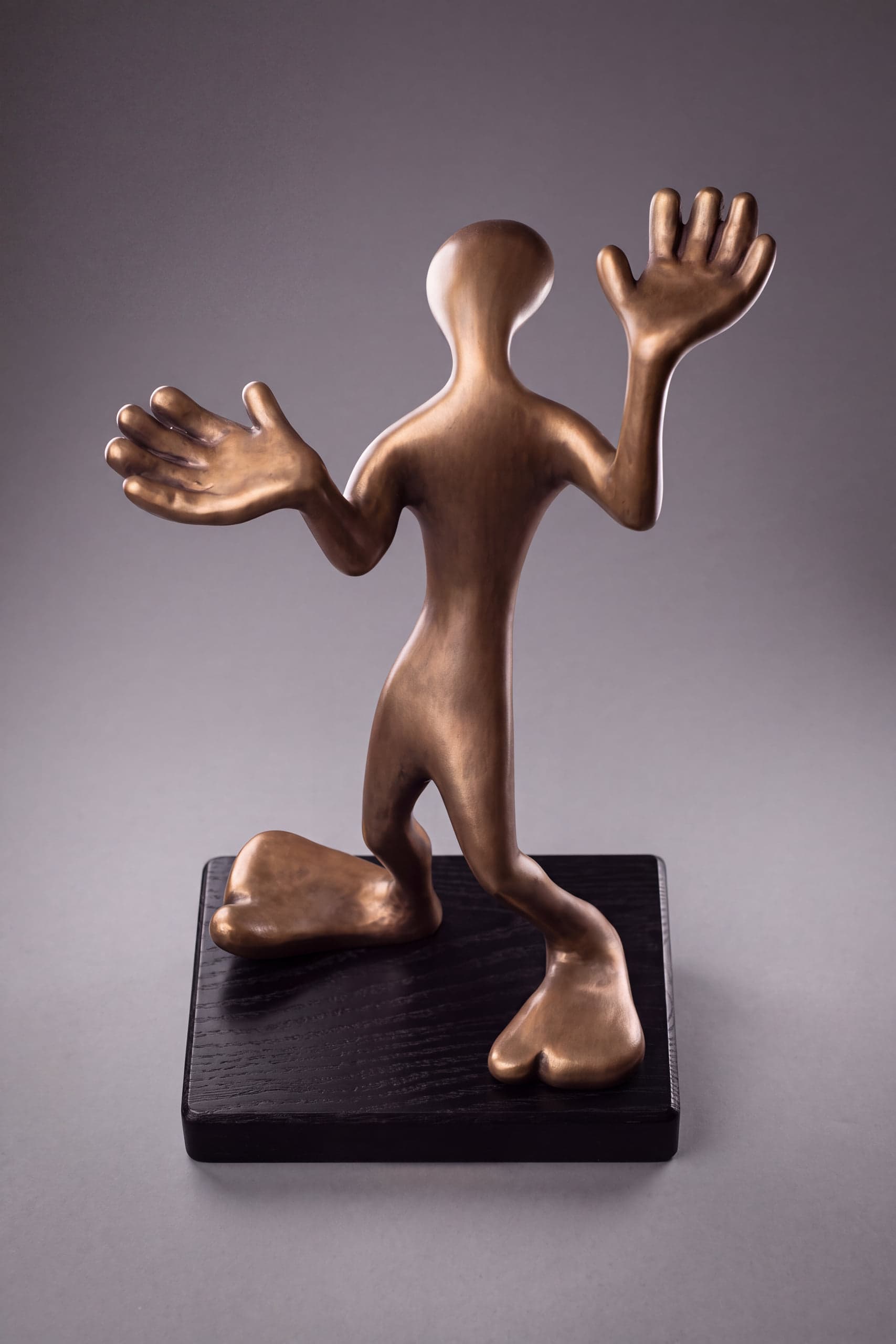 Hands, Bronze, W 27 × H 39 × D 22 cm